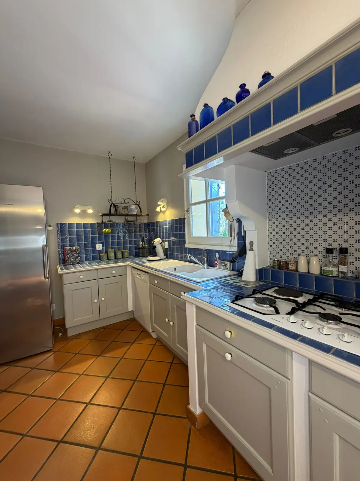 La Pinède Bleue: Mas provençal avec piscine & jardin calme