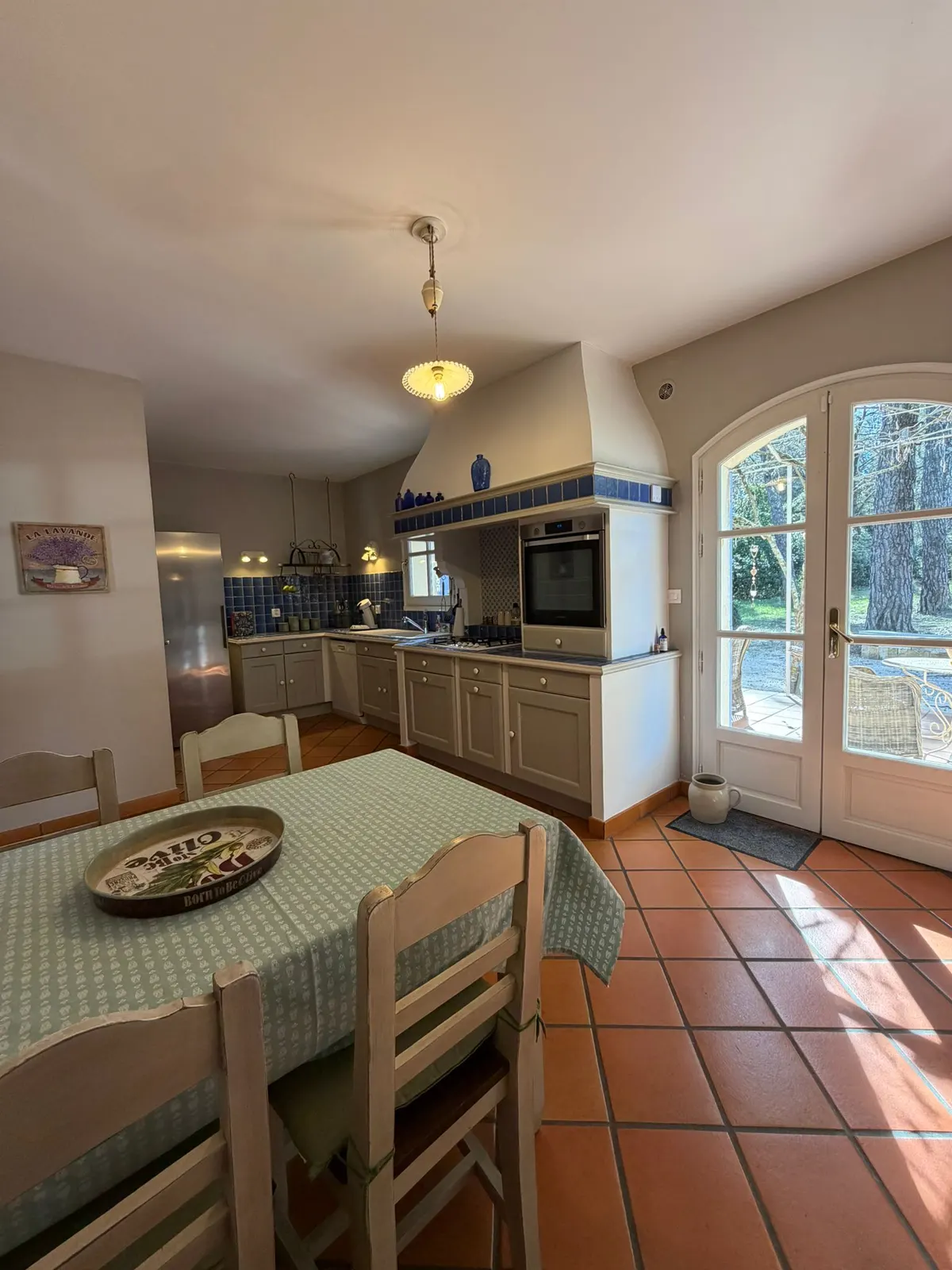 La Pinède Bleue: Mas provençal avec piscine & jardin calme