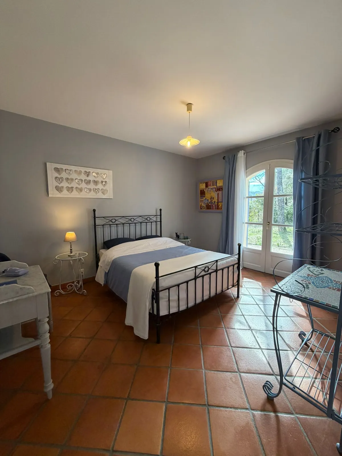 La Pinède Bleue: Mas provençal avec piscine & jardin calme