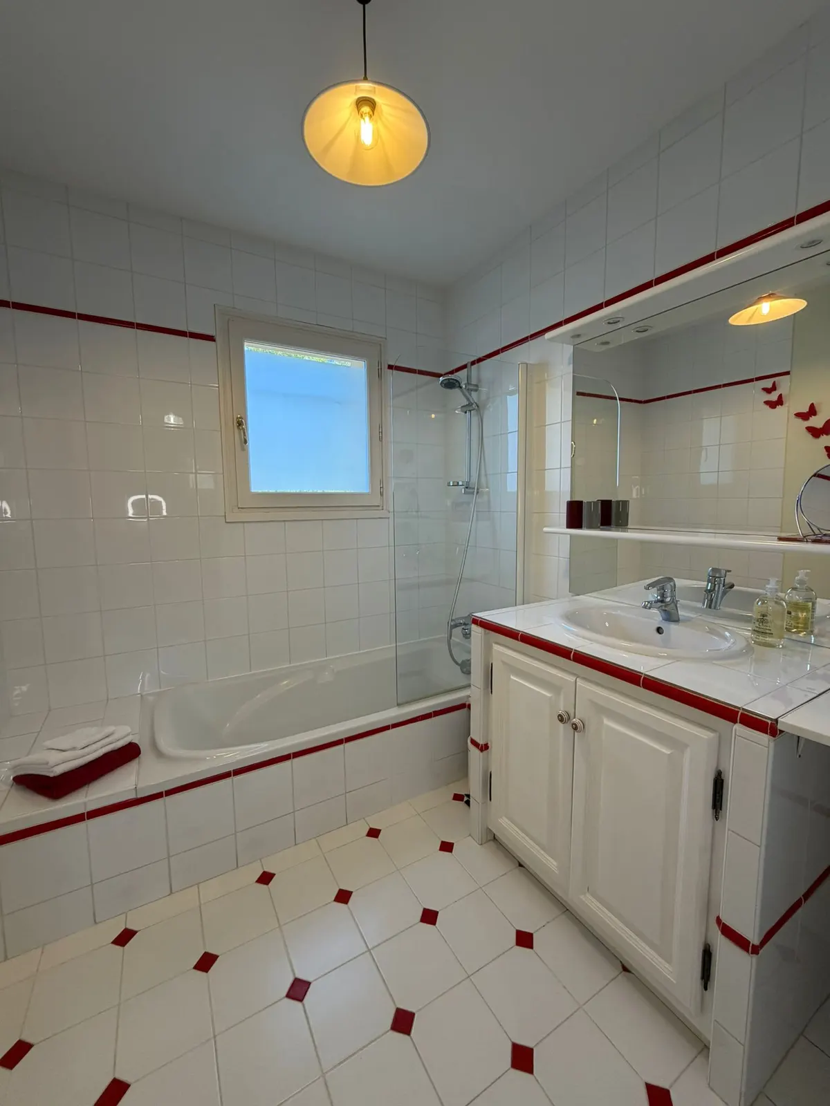 La Pinède Bleue: Mas provençal avec piscine & jardin calme