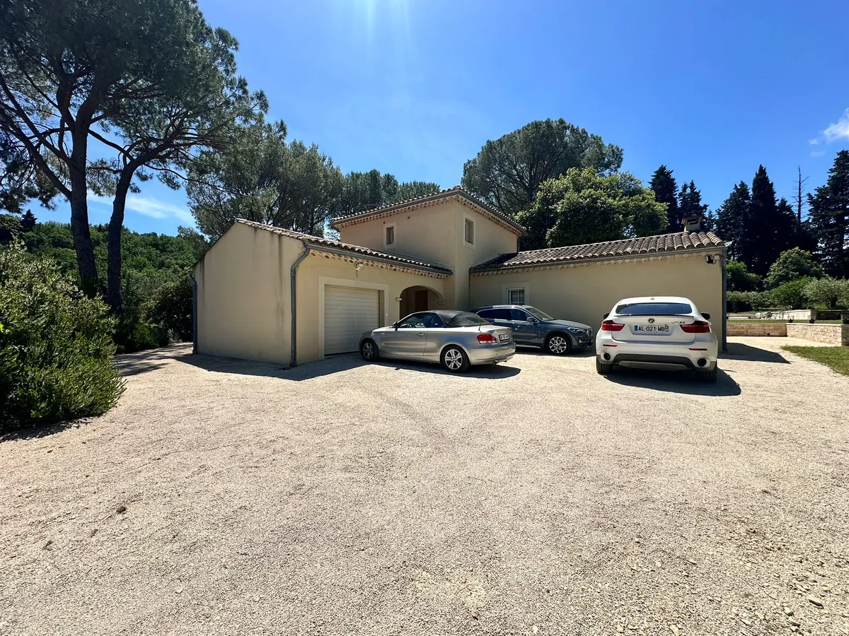La Pinède Bleue: Mas provençal avec piscine & jardin calme