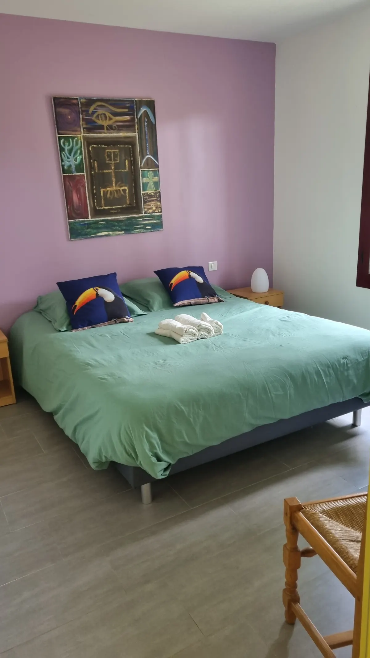 gite 15 personnes  à   biron   dordogne  avec  piscine  privée.