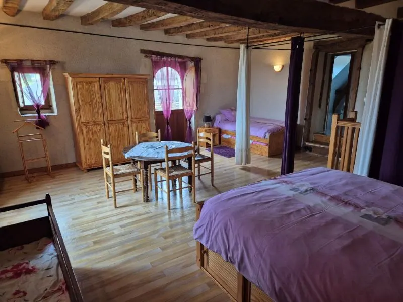 LE LOGIS DU PAVILLON à  Baugeois- vallée en Anjou VERT