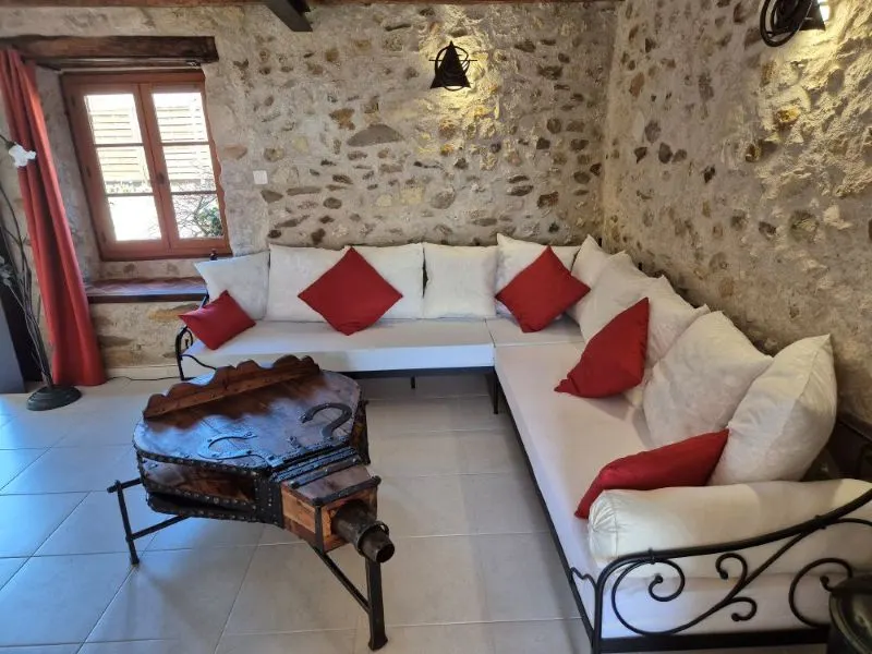 LE LOGIS DU PAVILLON à  Baugeois- vallée en Anjou VERT