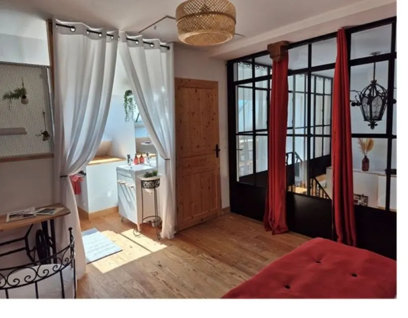 LE LOGIS DU PAVILLON à  Baugeois- vallée en Anjou VERT