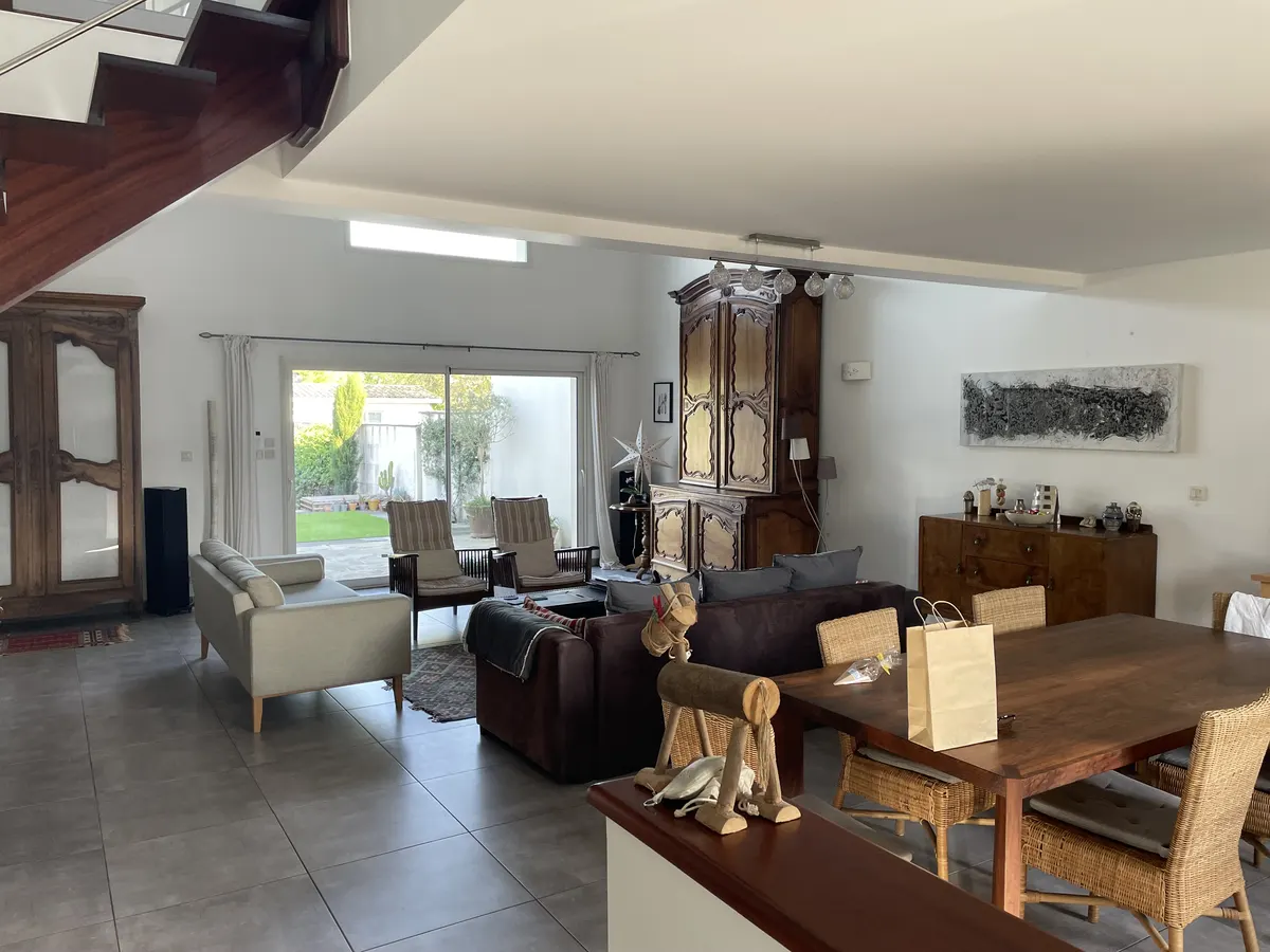 Maison aux portes de Bordeaux proche Bassin Arcachon piscine SPA jardin