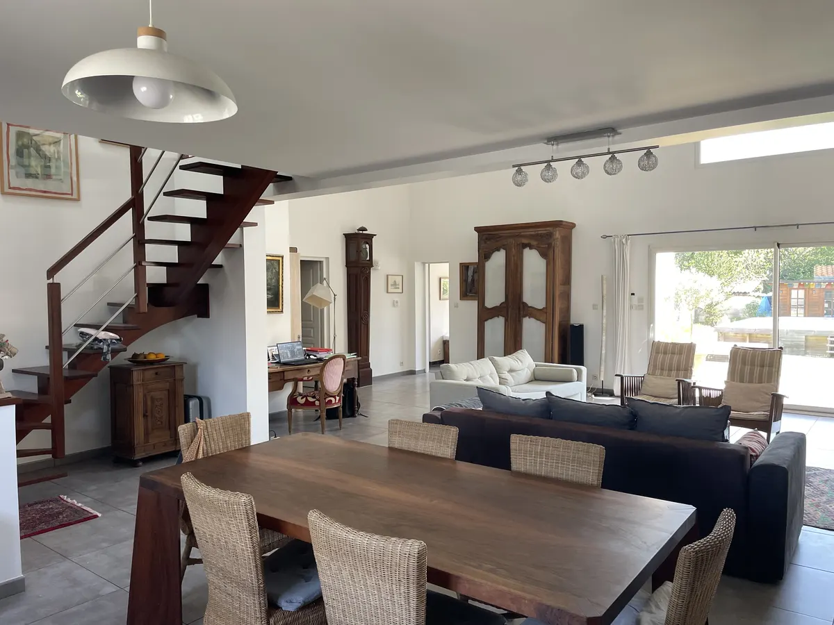 Maison aux portes de Bordeaux proche Bassin Arcachon piscine SPA jardin