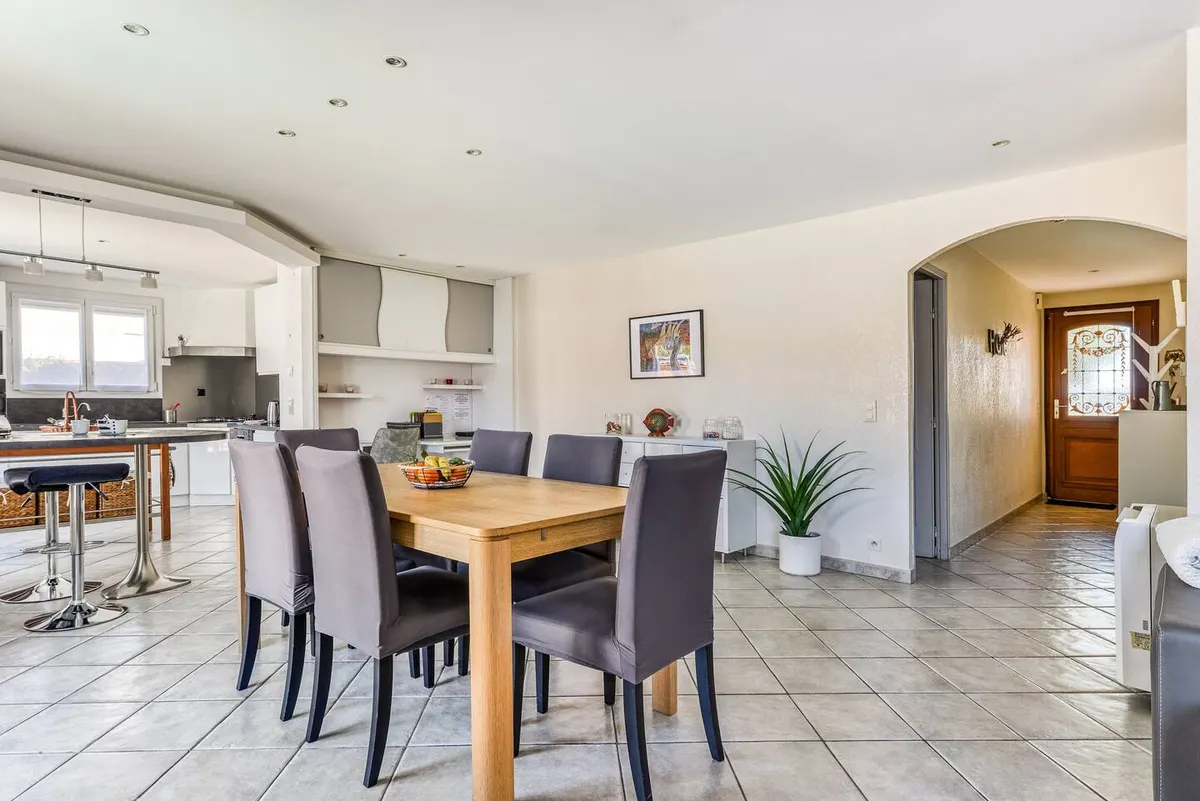 UNE PAUSE DANS LE SUD maison familiale, piscine,98m2