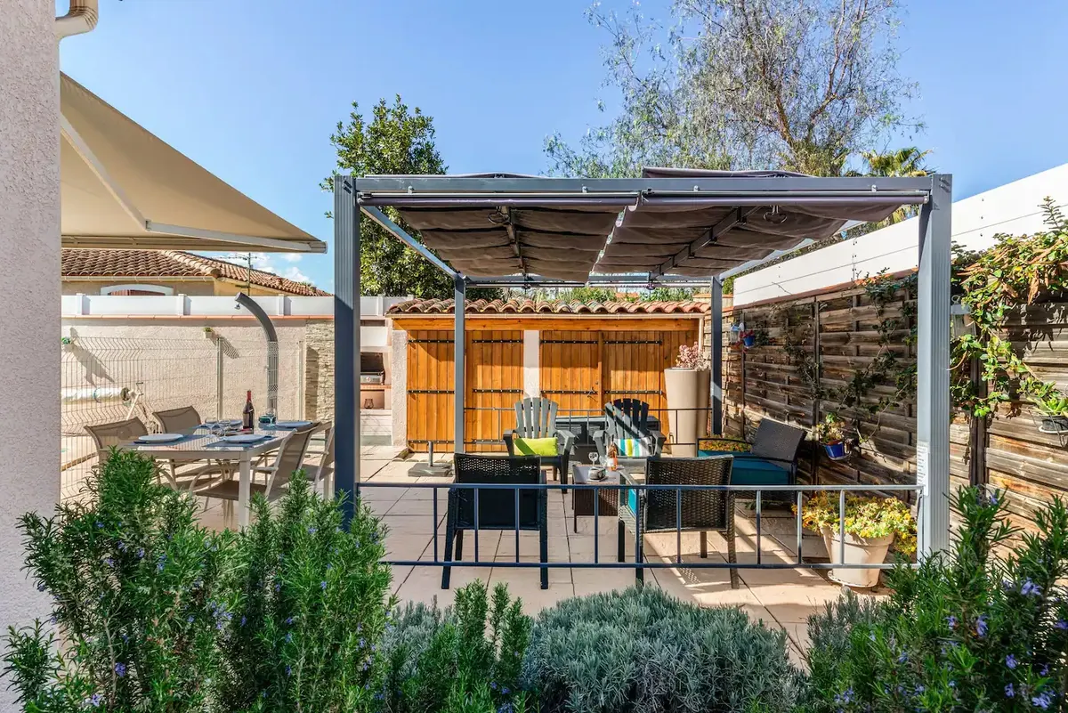 UNE PAUSE DANS LE SUD maison familiale, piscine,98m2