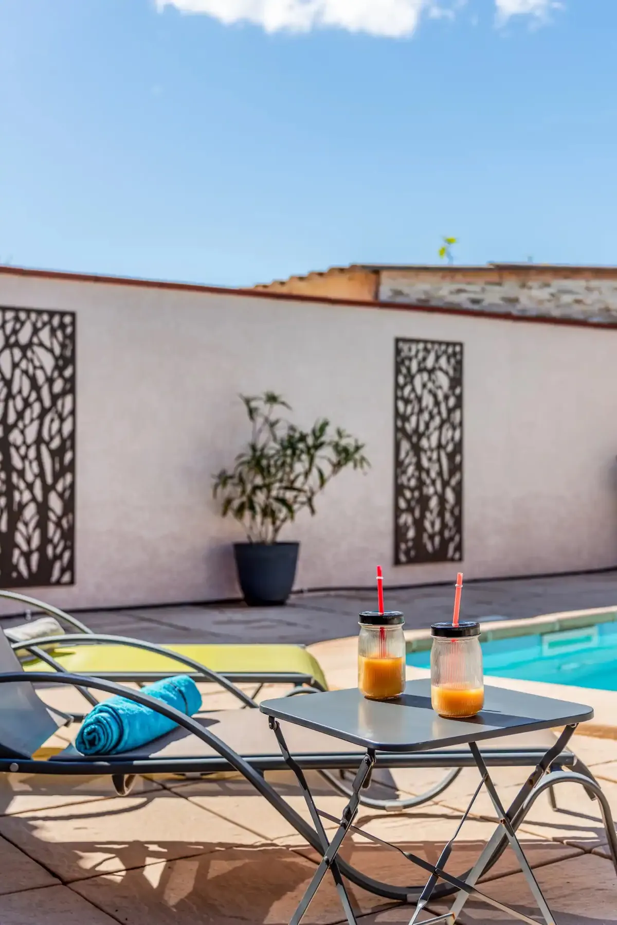 UNE PAUSE DANS LE SUD maison familiale, piscine,98m2
