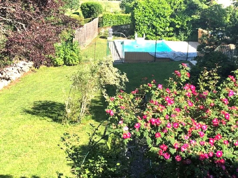 Maison cantal avec piscine chauffée