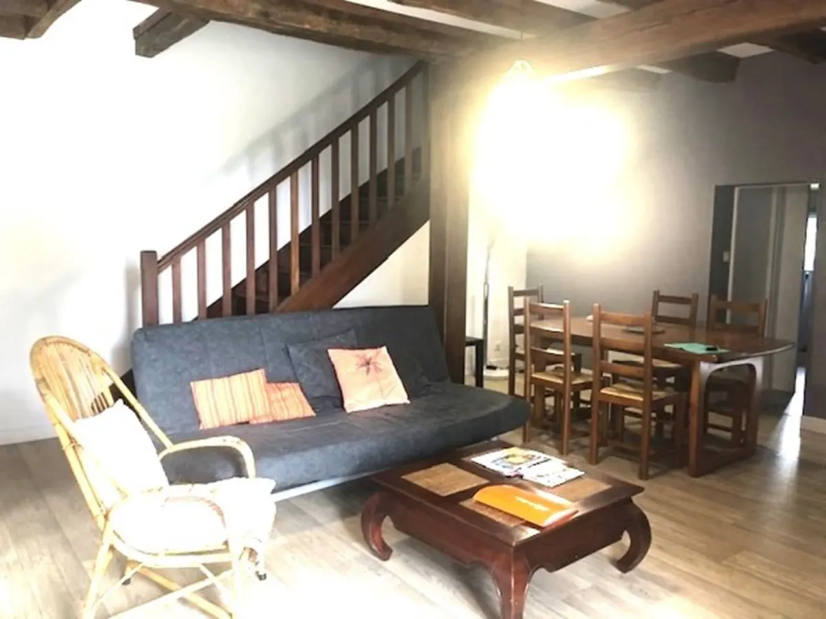 Gite en pierres du pays avec Pêche étang