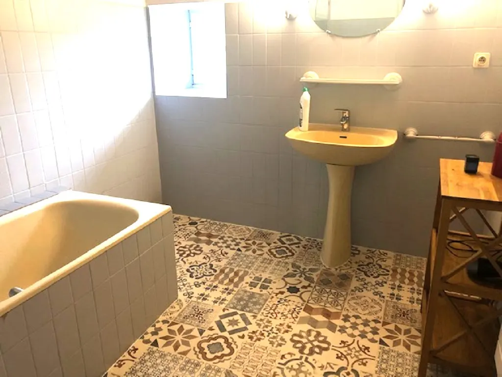 Gite en pierres du pays avec Pêche étang